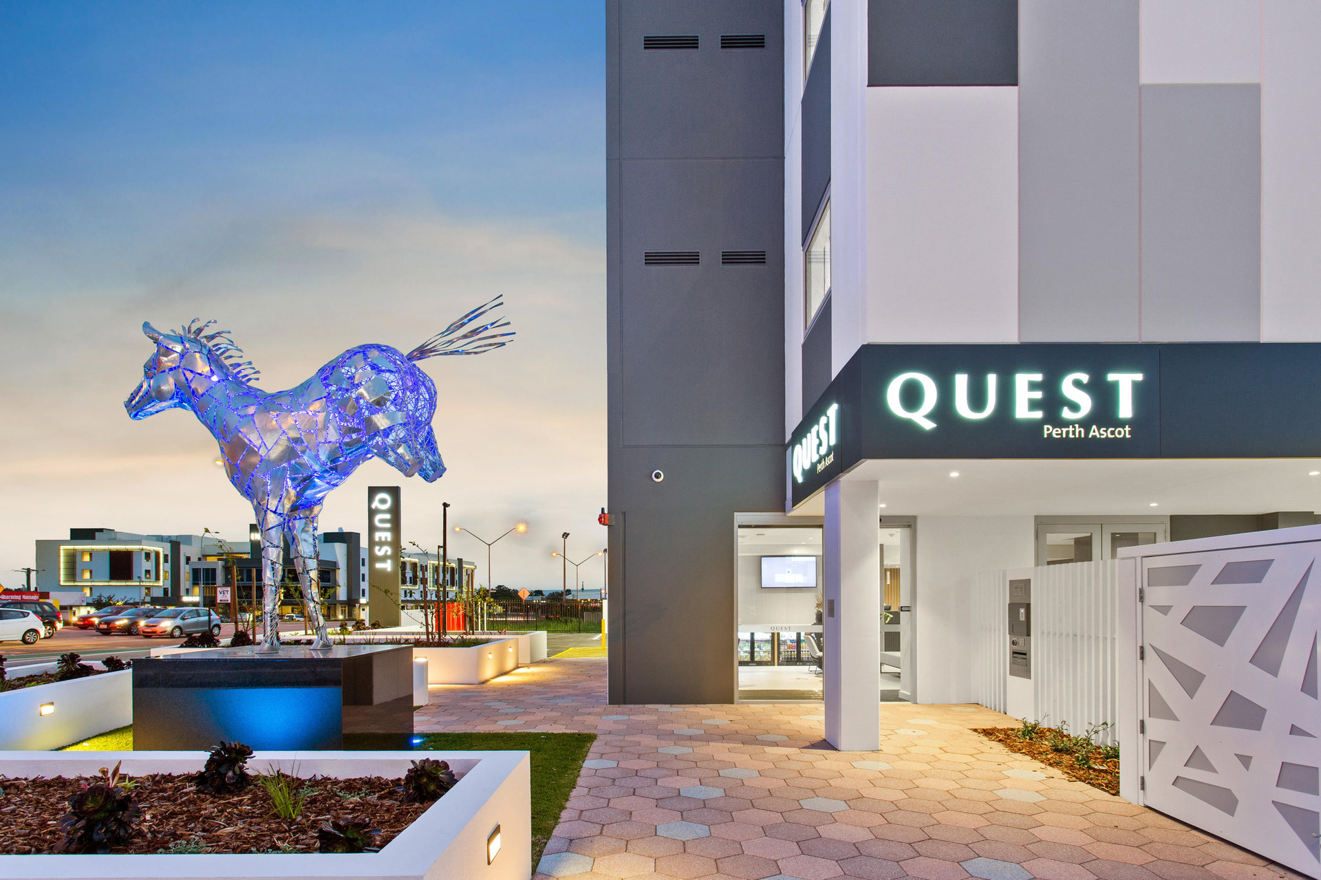 Quest Apartments, Ascot